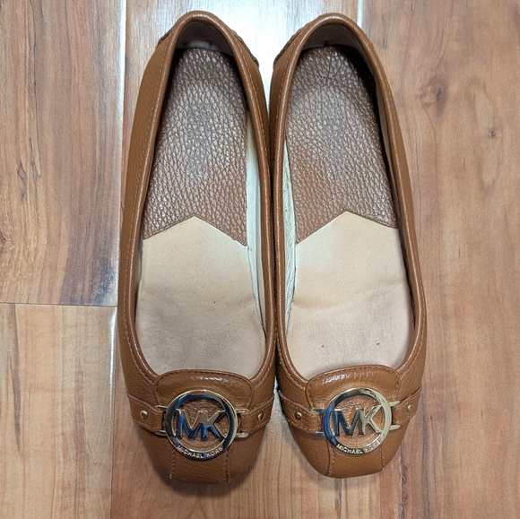 Michael Kors Camel Brown Leather Flats Loafers Gold Accent Hardware Women's 6.5 - Picture 8 of 8